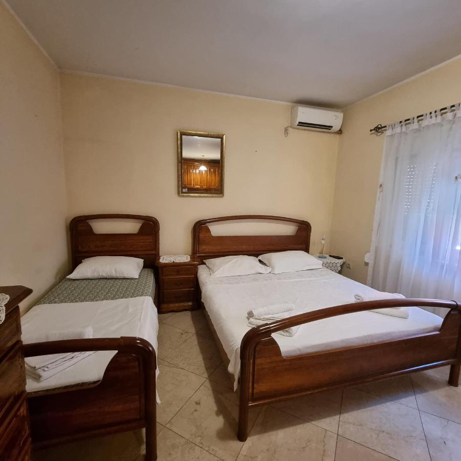 Apartment On The Shore Of The Bay Of Kotor With Free Wi-Fi Exterior foto